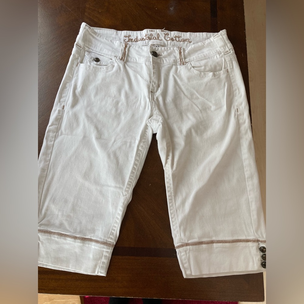 NWOT Juniors Industrial Cotton capris